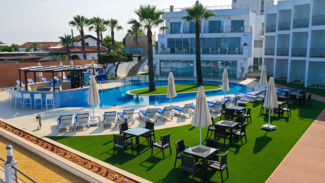 MIMOZA BEACH HOTEL