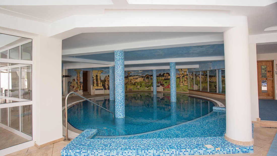 LA HOTEL & RESORT