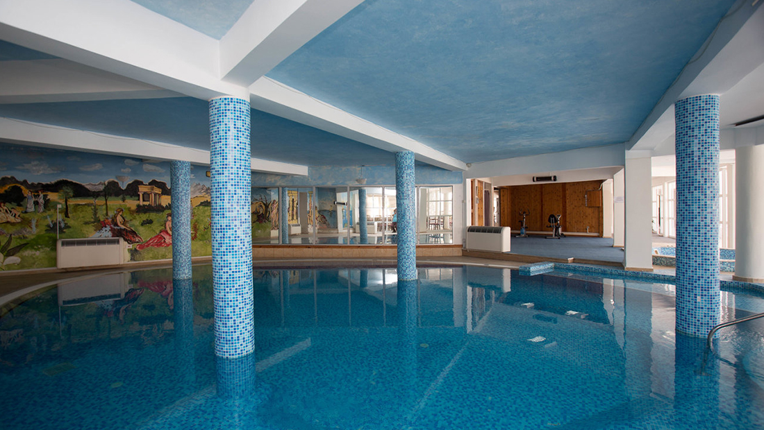LA HOTEL & RESORT
