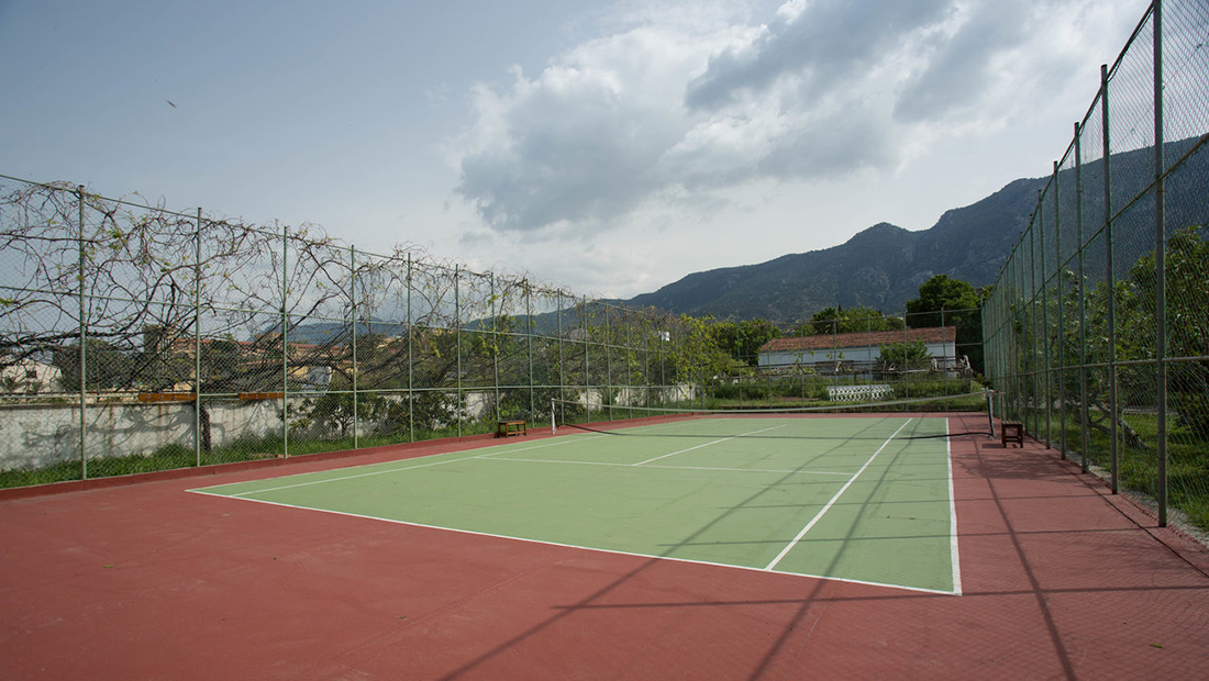 LA HOTEL & RESORT