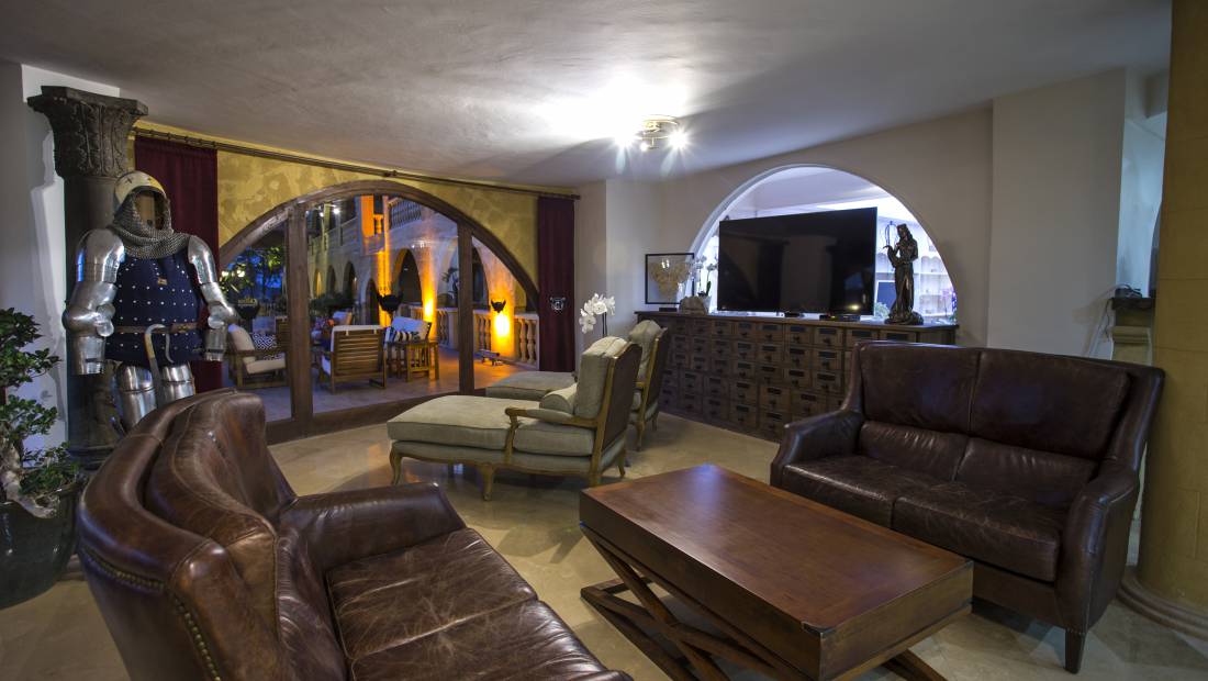 LE CHATEAU LAMBOUSA HOTEL