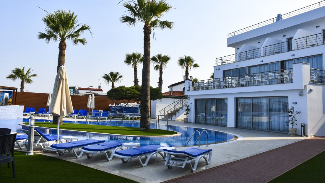 MIMOZA BEACH HOTEL