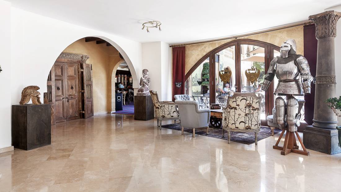 LE CHATEAU LAMBOUSA HOTEL