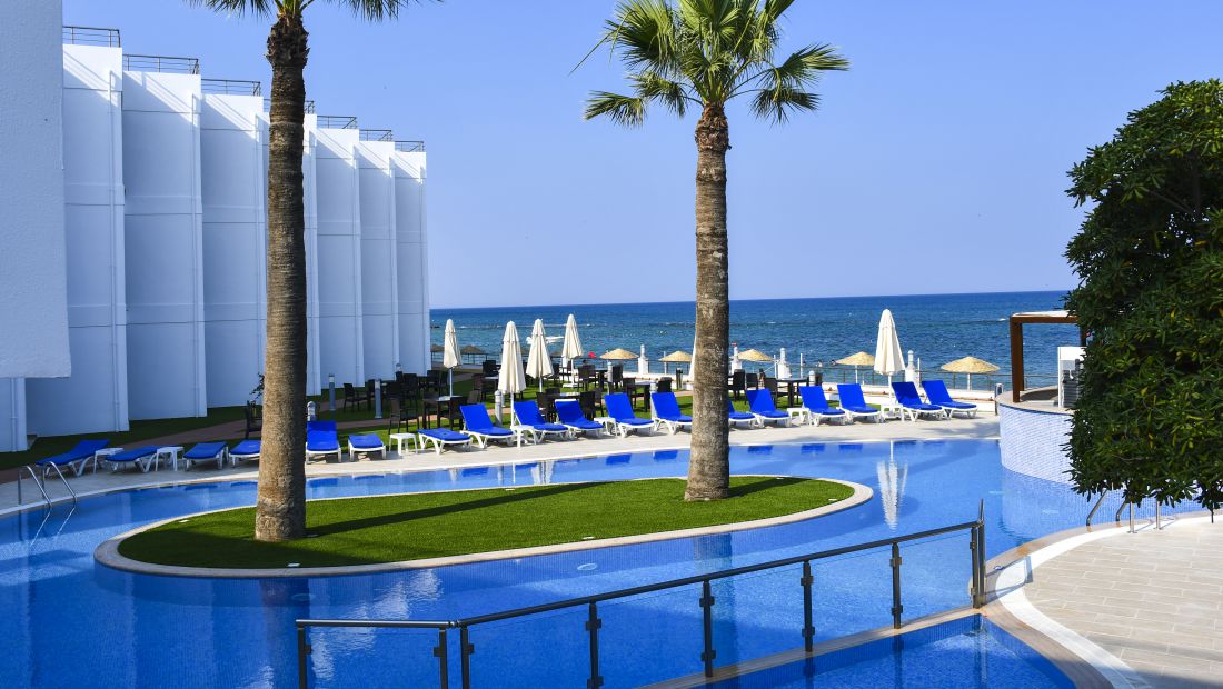 MIMOZA BEACH HOTEL