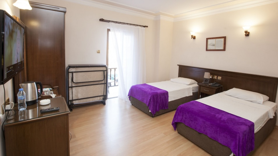 WHITE PEARL HOTEL