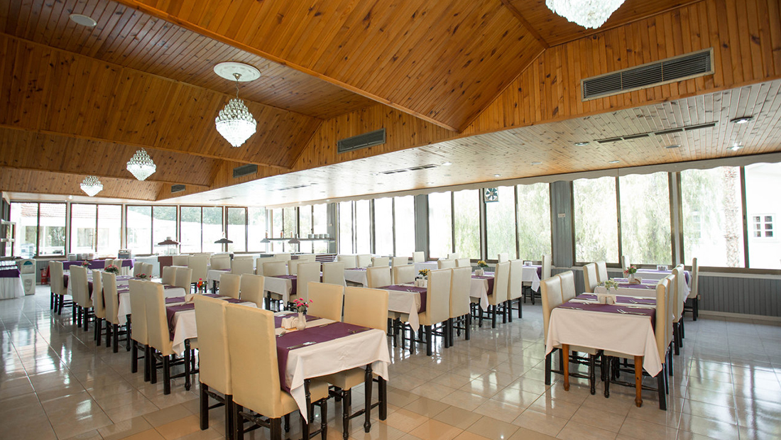 LA HOTEL & RESORT