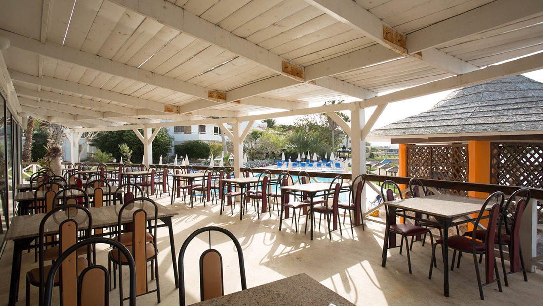 LA HOTEL & RESORT