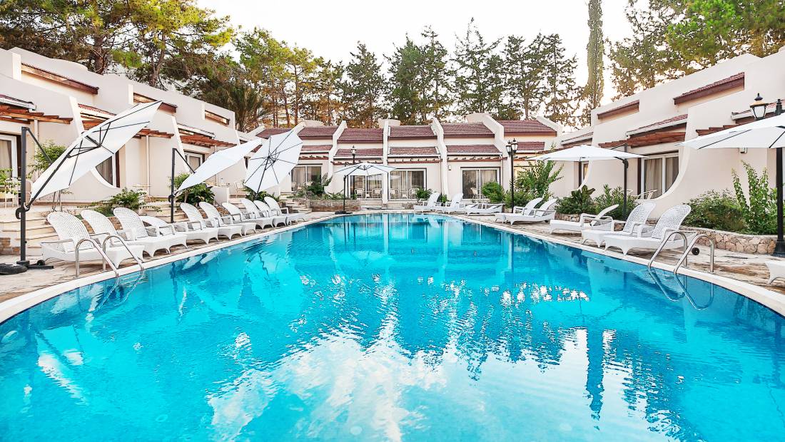 LE CHATEAU LAMBOUSA HOTEL