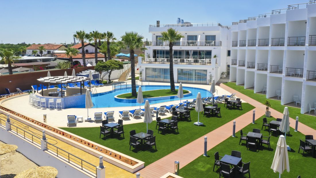 MIMOZA BEACH HOTEL