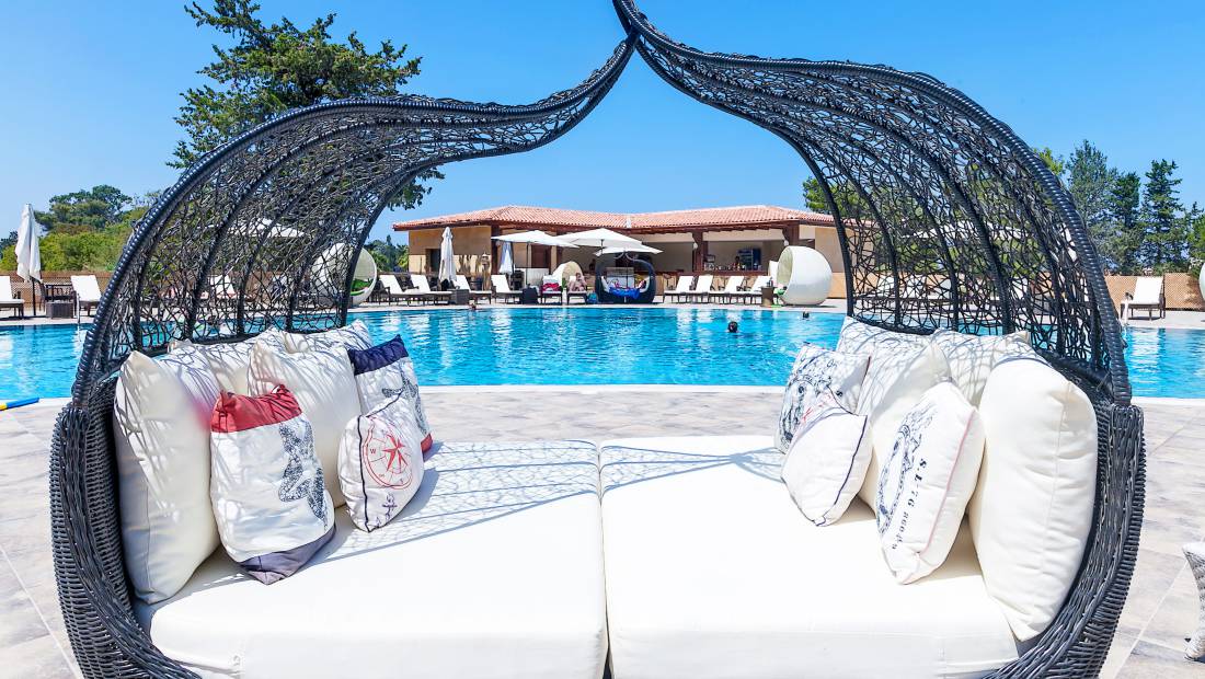 LE CHATEAU LAMBOUSA HOTEL