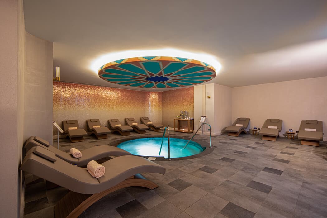 MERIT ROYAL DIAMOND HOTEL & SPA