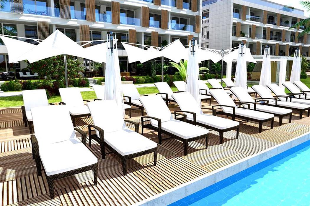 COURTYARD LONG BEACH HOLIDAY RESORT