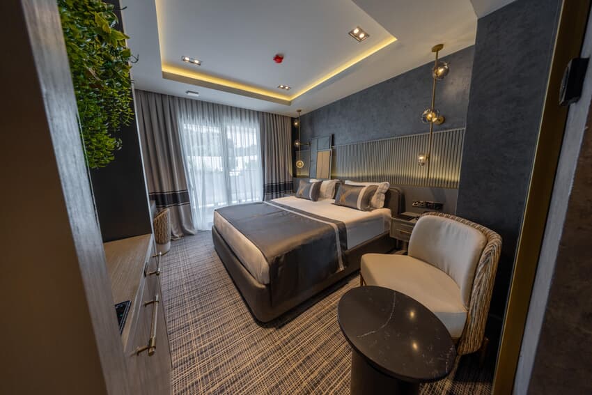 COURTYARD LONG BEACH HOLIDAY RESORT