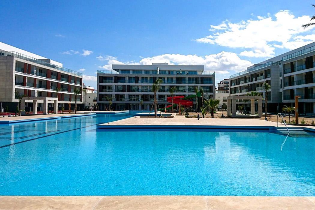 COURTYARD LONG BEACH HOLIDAY RESORT