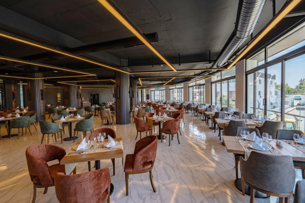 NOVEL CENTRE POINT HOTEL