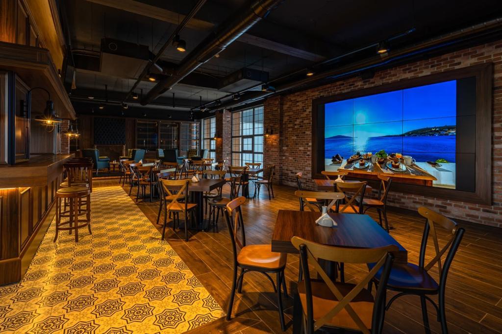 NOVEL CENTRE POINT HOTEL